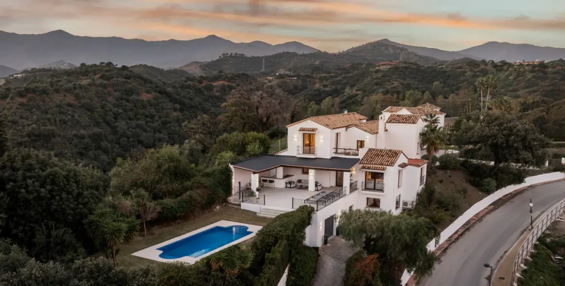 Sale of detached villa in Selwo 1