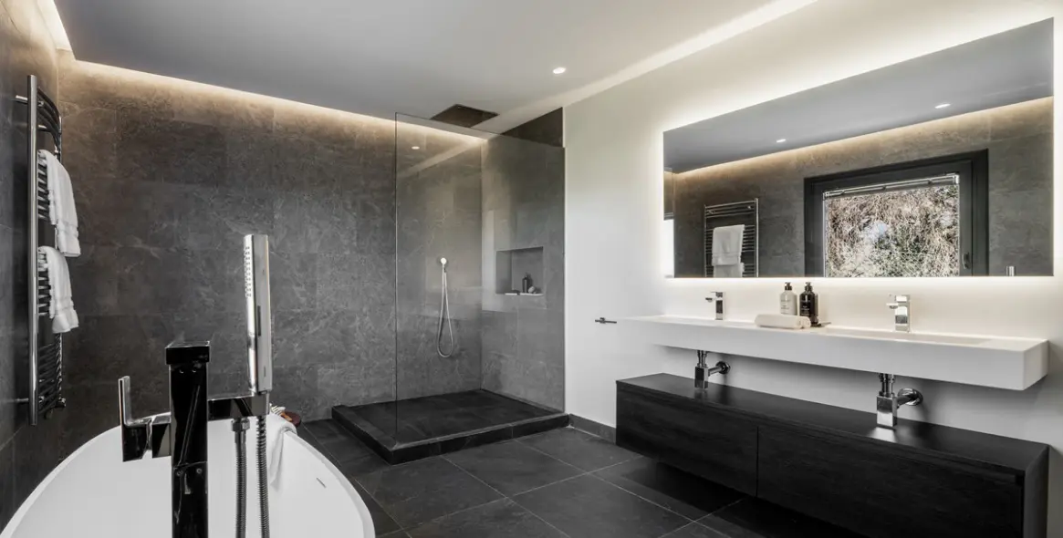 Sale of detached villa in Selwo 20