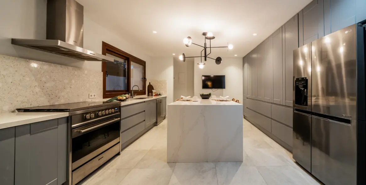 Sale of detached villa in Selwo 33