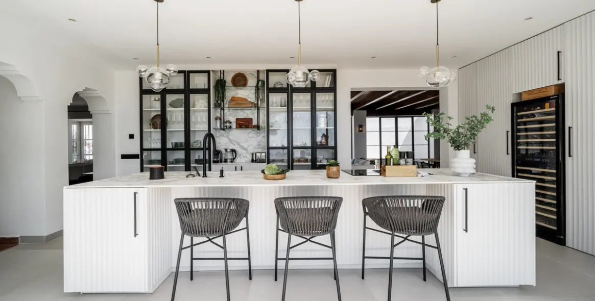 Sale of detached villa in El Madroñal 6