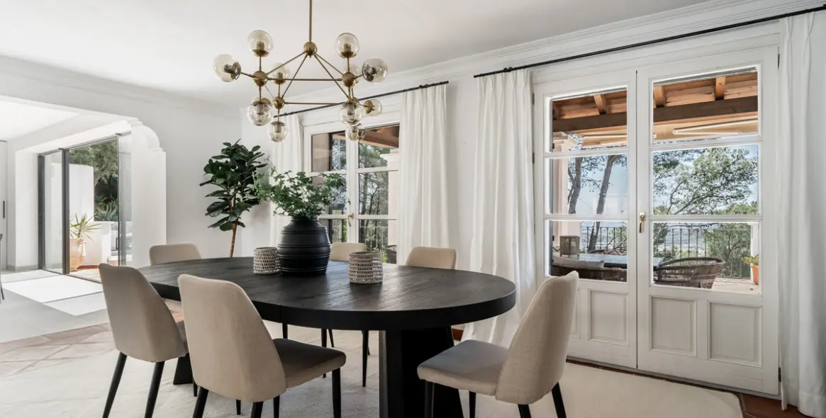 Sale of detached villa in El Madroñal 11