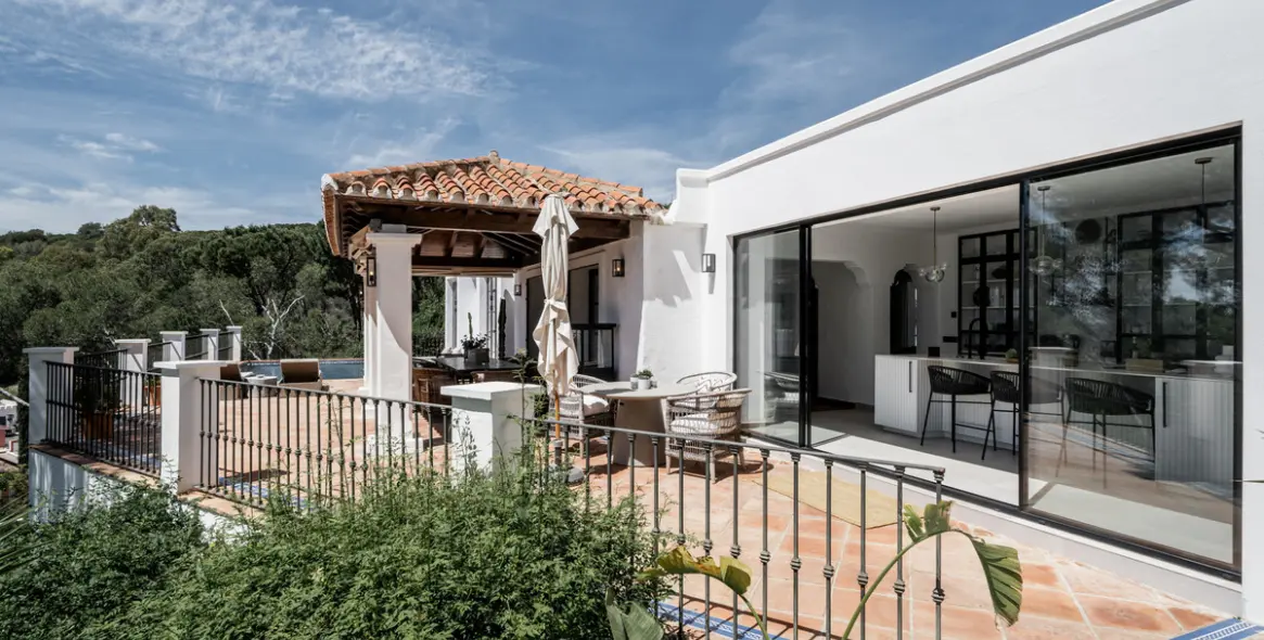 Sale of detached villa in El Madroñal 18