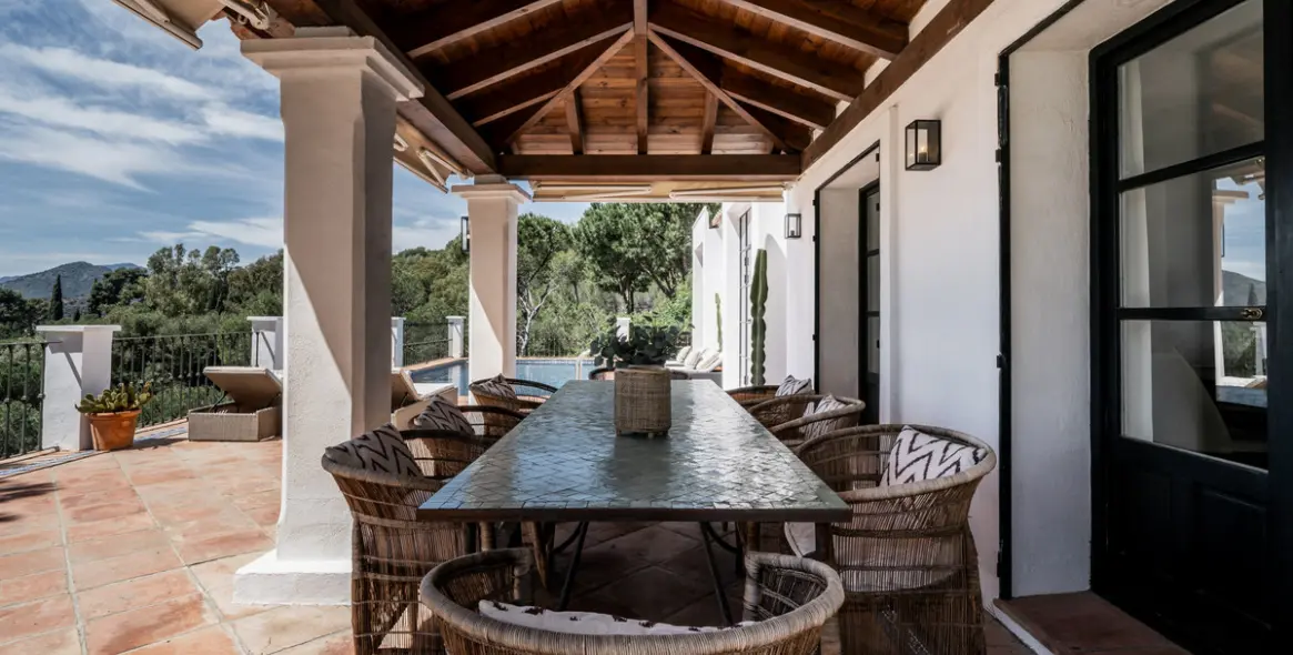 Sale of detached villa in El Madroñal 19