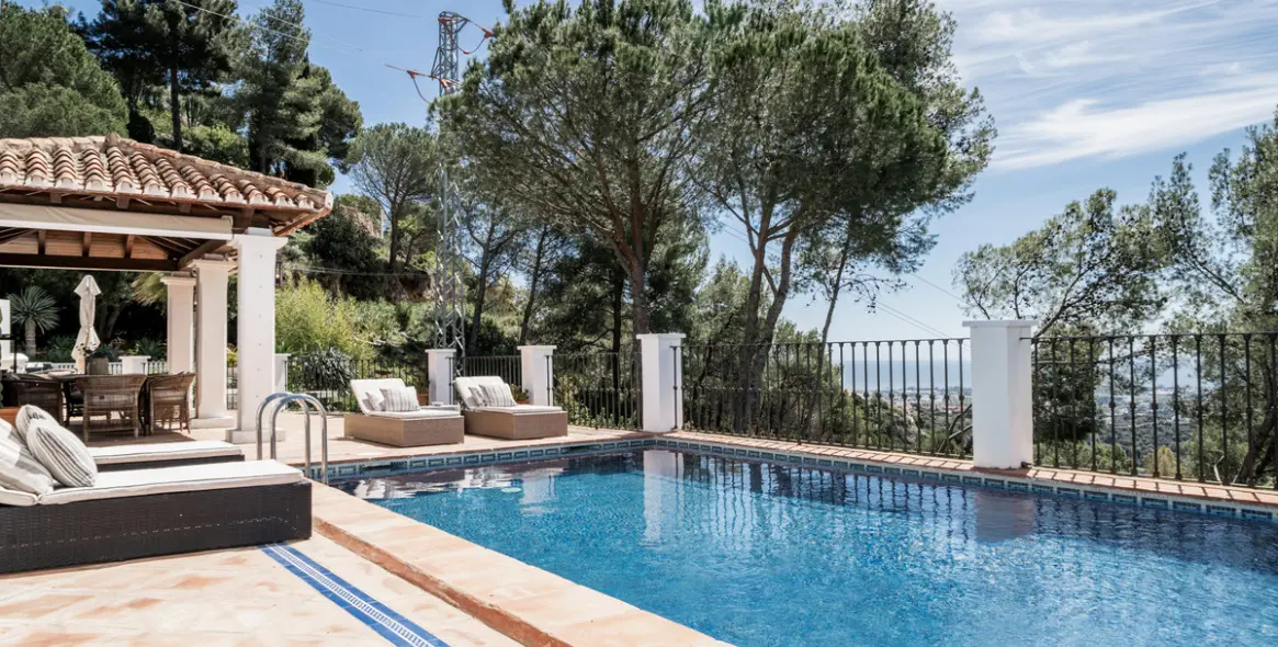 Sale of detached villa in El Madroñal 21