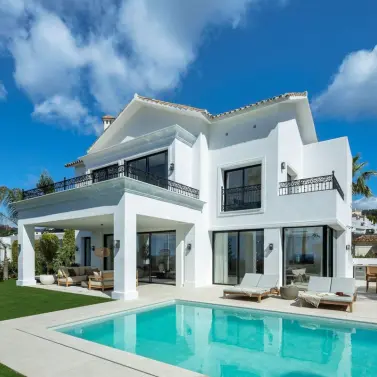 Sale of detached villa in Los Arqueros