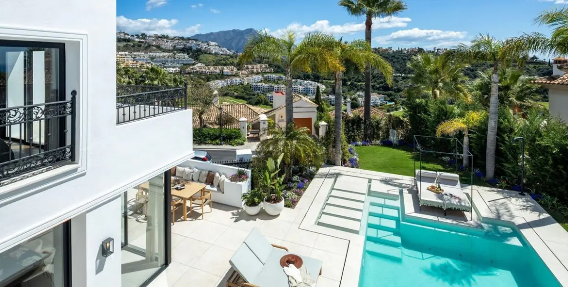 Sale of detached villa in Los Arqueros 2