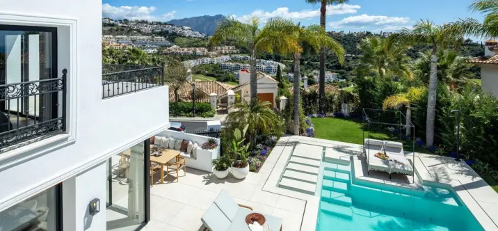 Sale of detached villa in Los Arqueros 1