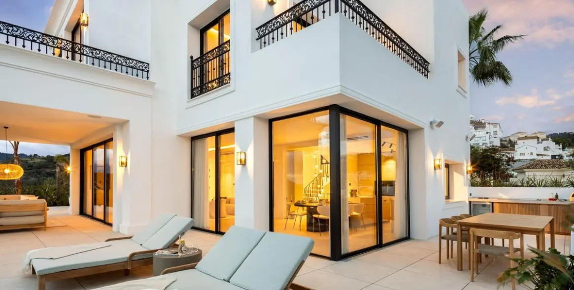 Sale of detached villa in Los Arqueros 3