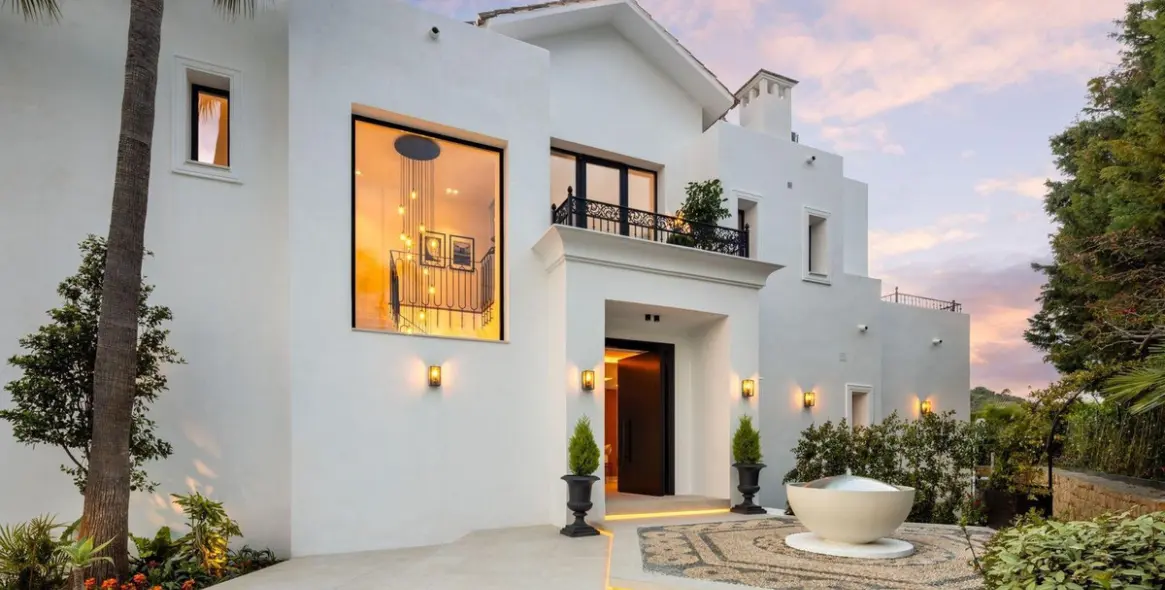 Sale of detached villa in Los Arqueros 4