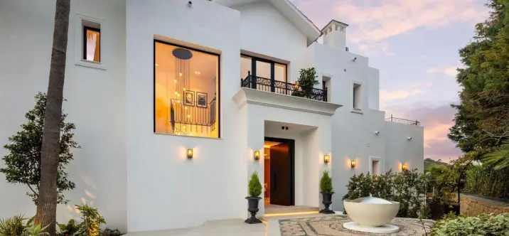 Sale of detached villa in Los Arqueros 3