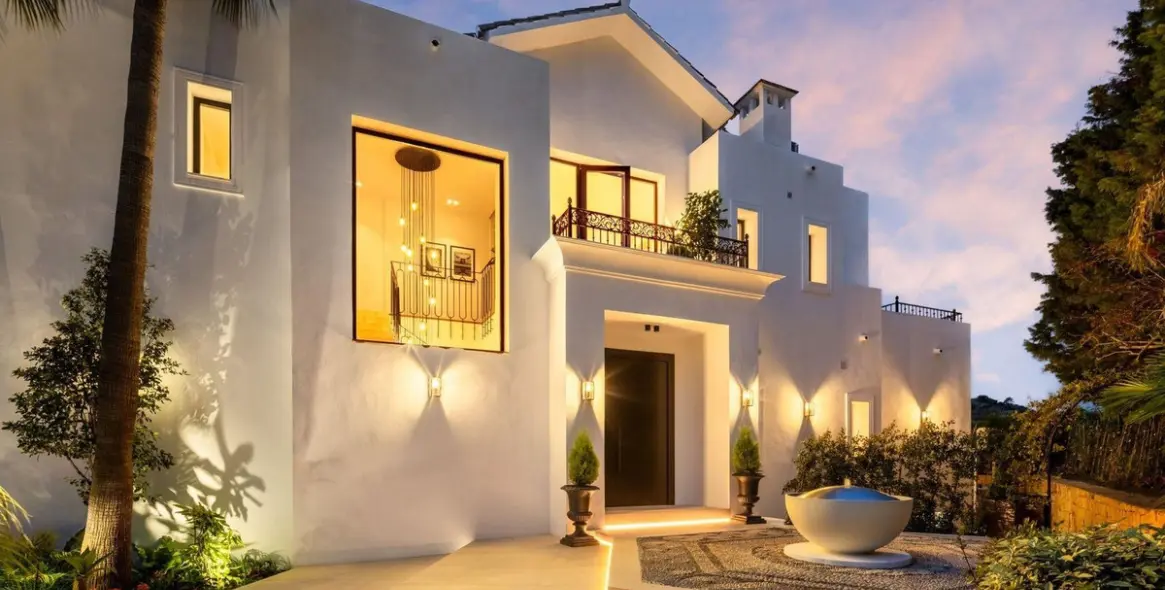 Sale of detached villa in Los Arqueros 5