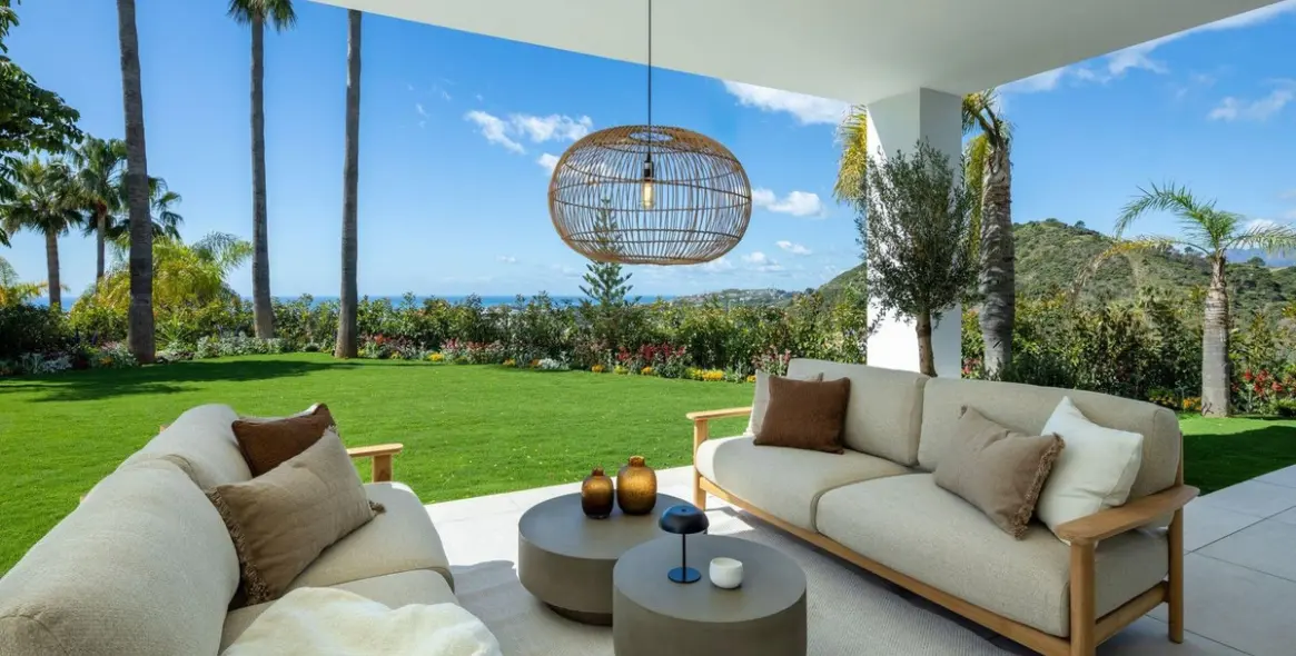 Sale of detached villa in Los Arqueros 13