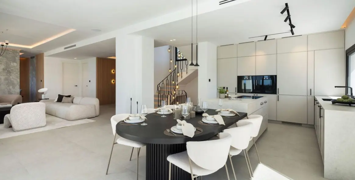 Sale of detached villa in Los Arqueros 20