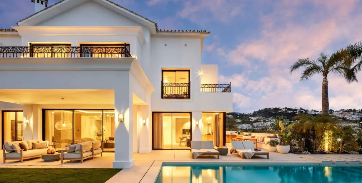 Sale of detached villa in Los Arqueros 34