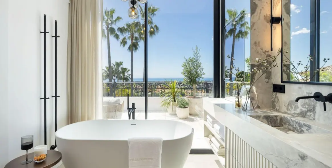 Sale of detached villa in Los Arqueros 38