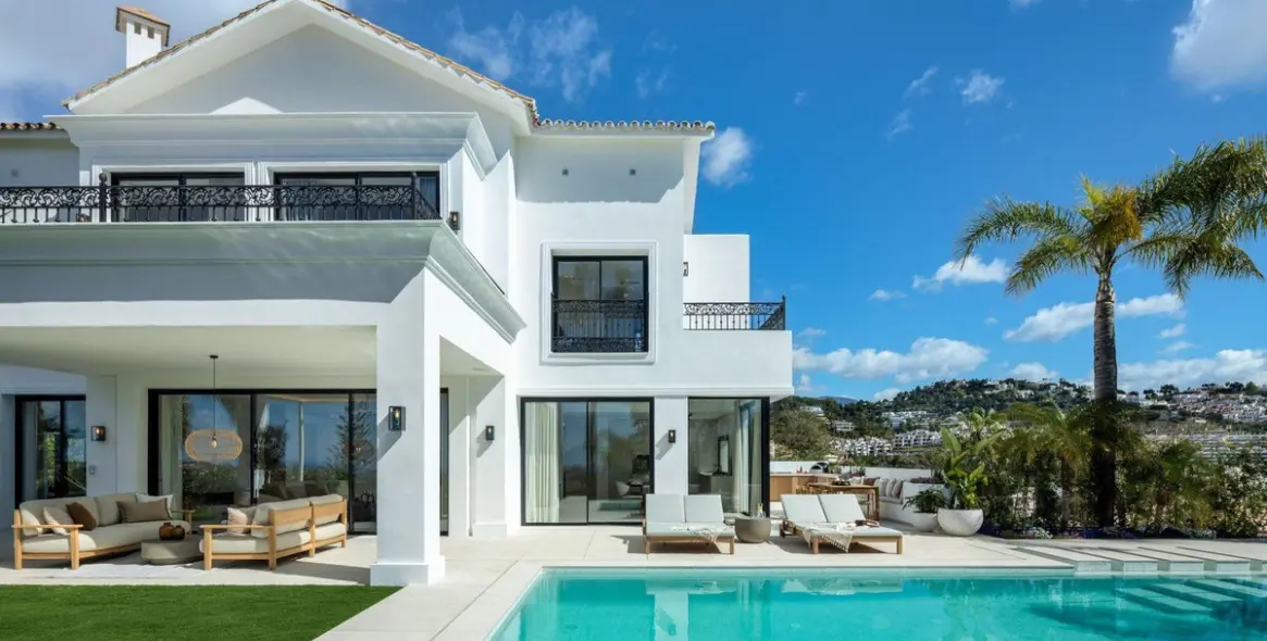 Sale of detached villa in Los Arqueros 41