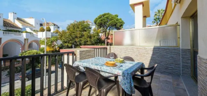 Продажа апартаментов на первом этаже в Elviria 0