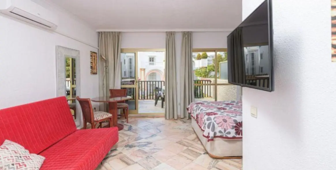 Продажа апартаментов на первом этаже в Elviria 9