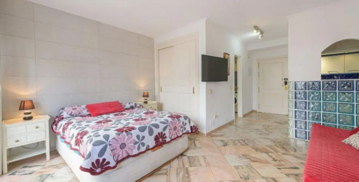 Продажа апартаментов на первом этаже в Elviria 17