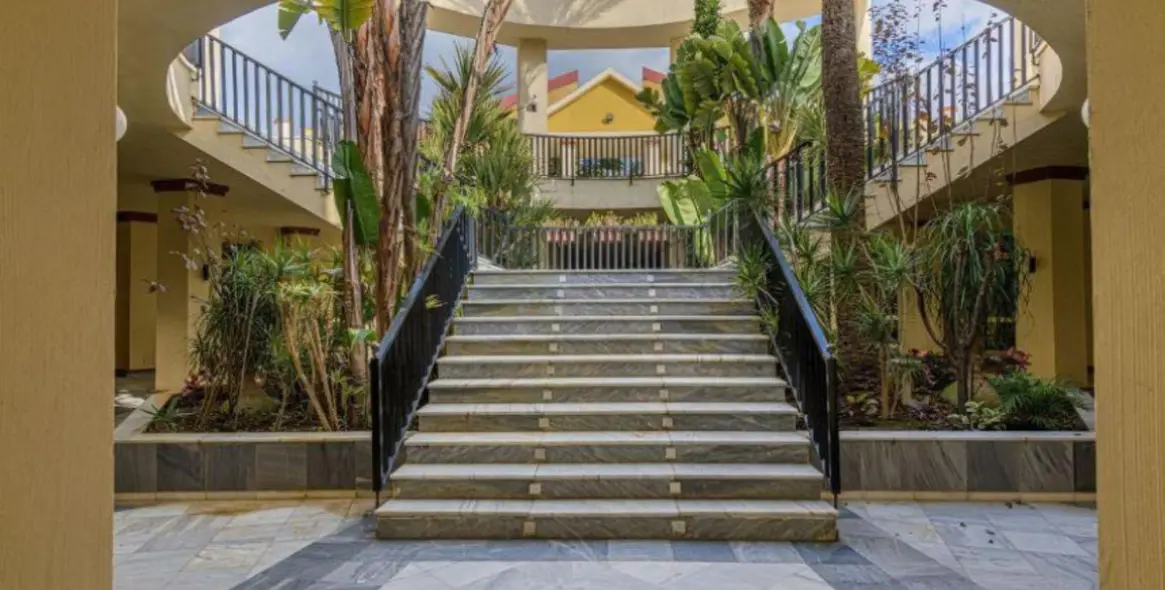 Продажа апартаментов на первом этаже в Elviria 22