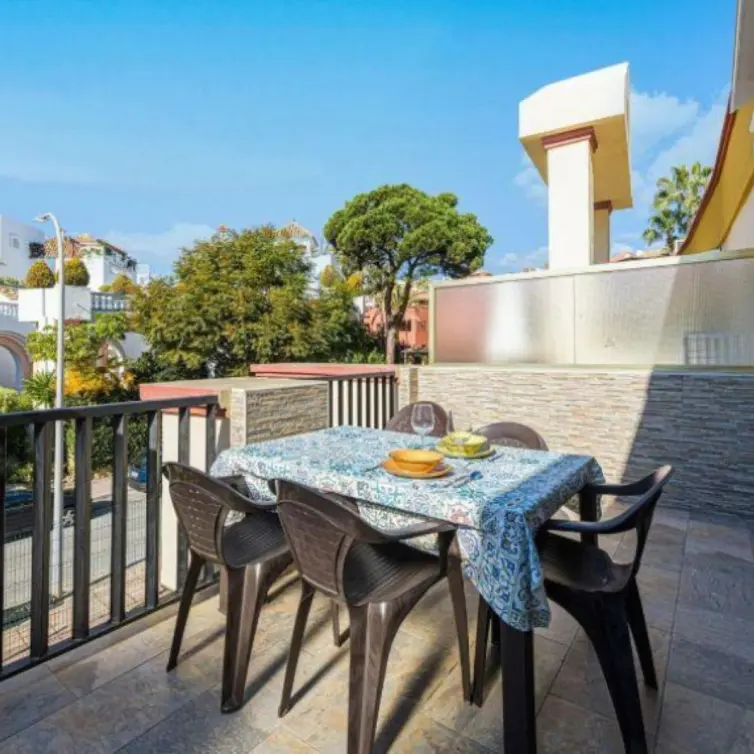 Sale of ground floor apartment in Elviria
