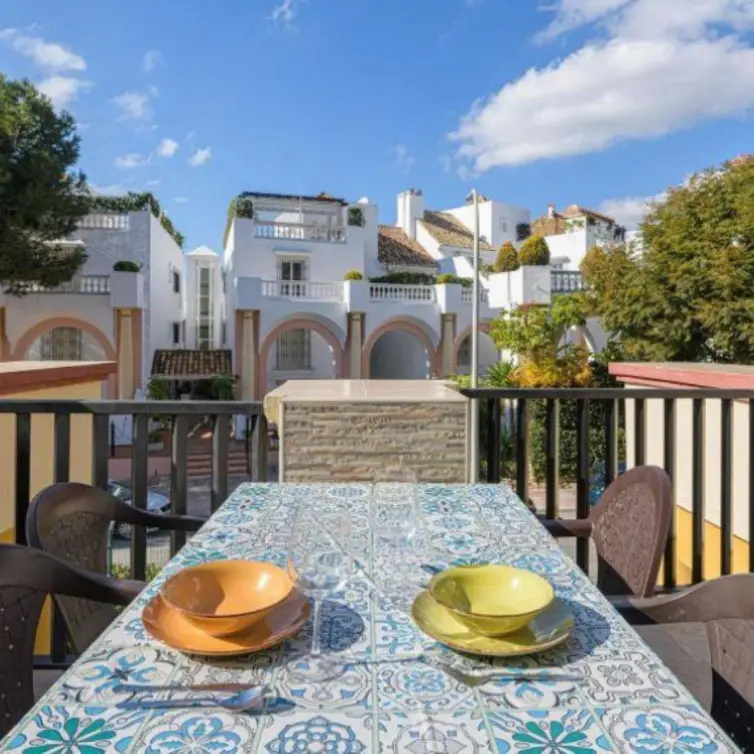 Sale of ground floor apartment in Elviria