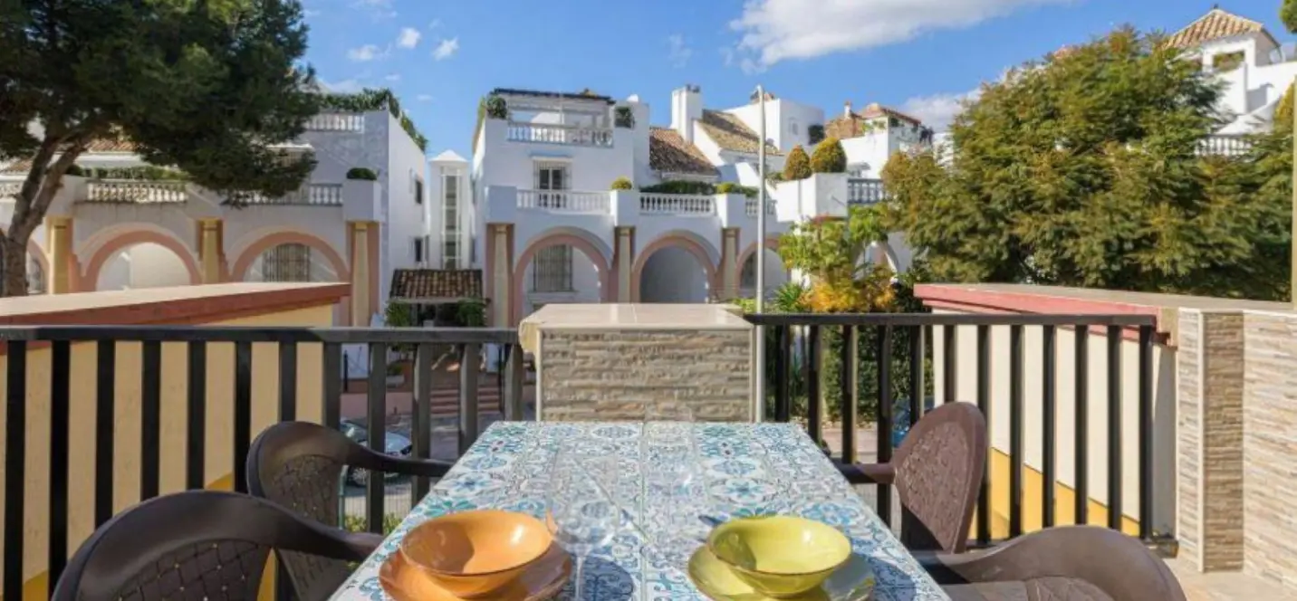 Sale of ground floor apartment in Elviria 1