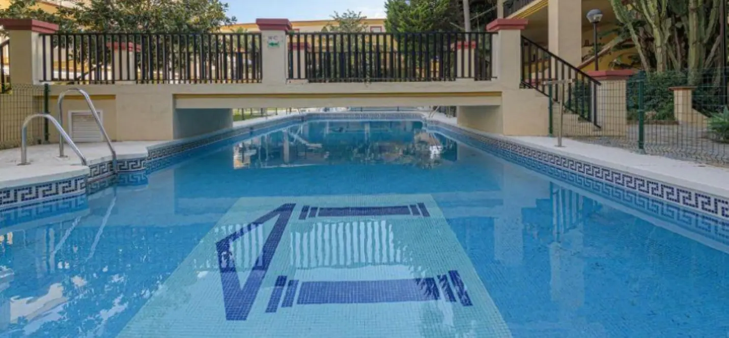 Sale of ground floor apartment in Elviria 4