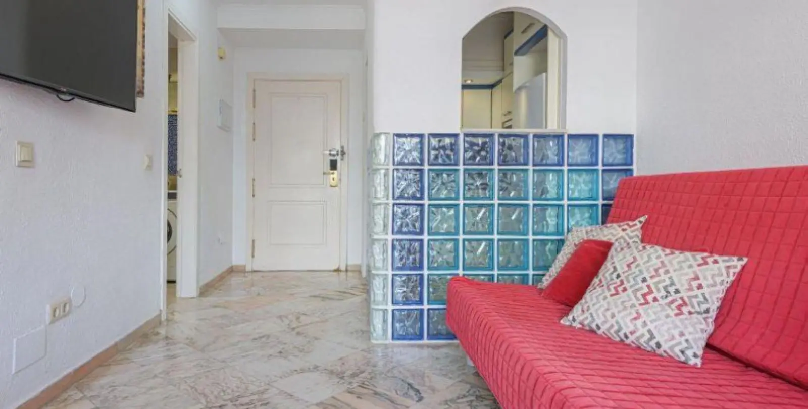 Продажа апартаментов на первом этаже в Elviria 8