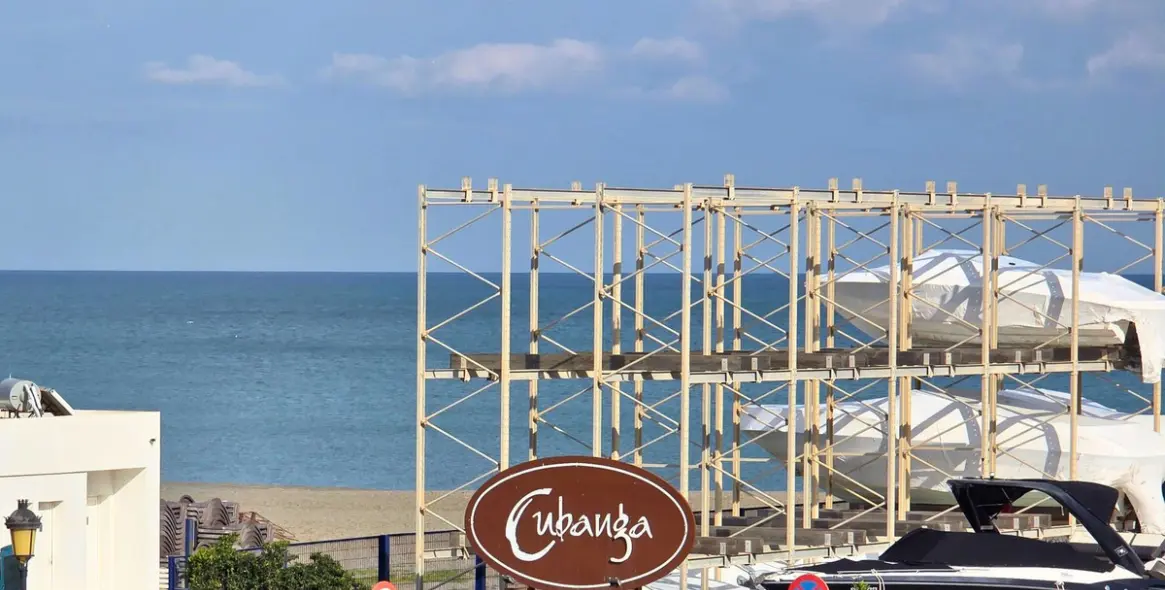 Продажа апартаментов на среднем этаже в La Duquesa 12