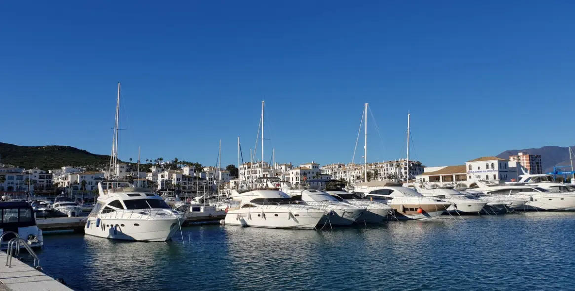 Продажа апартаментов на среднем этаже в La Duquesa 13