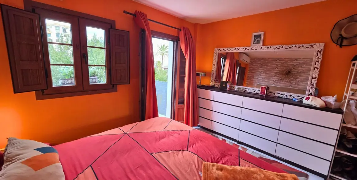 Продажа апартаментов на среднем этаже в La Duquesa 35