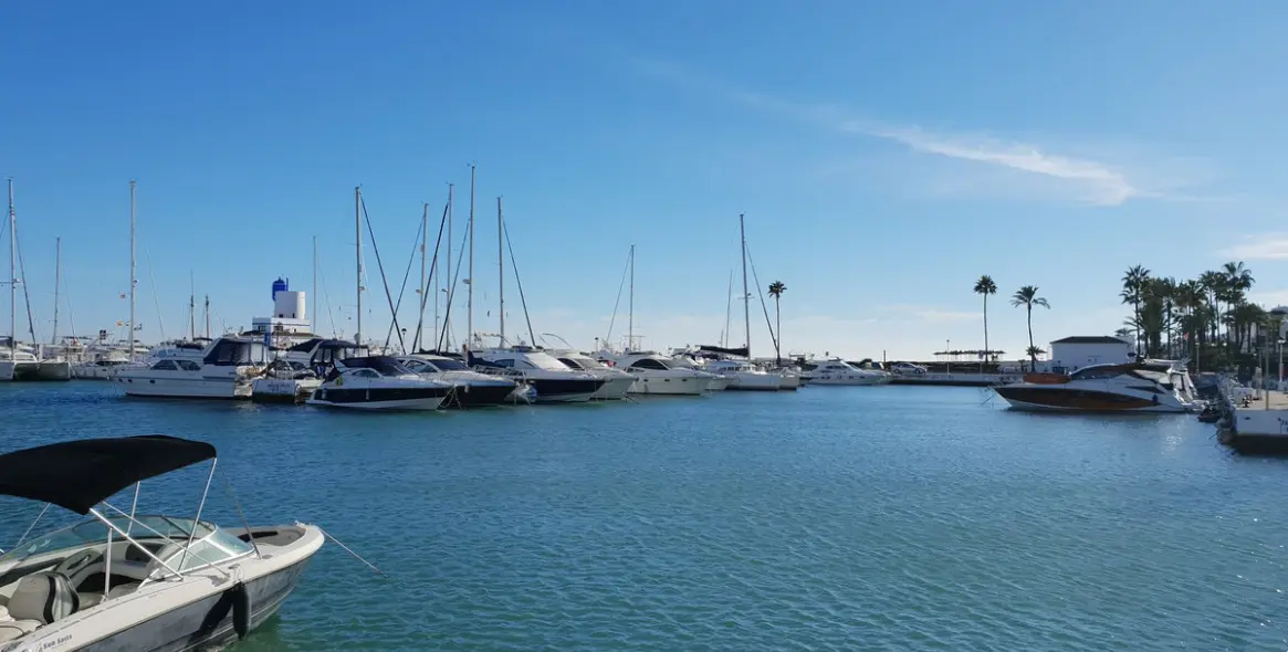 Продажа апартаментов на среднем этаже в La Duquesa 44