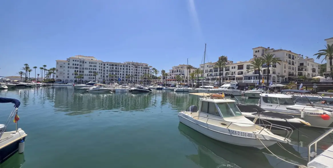 Продажа апартаментов на среднем этаже в La Duquesa 48