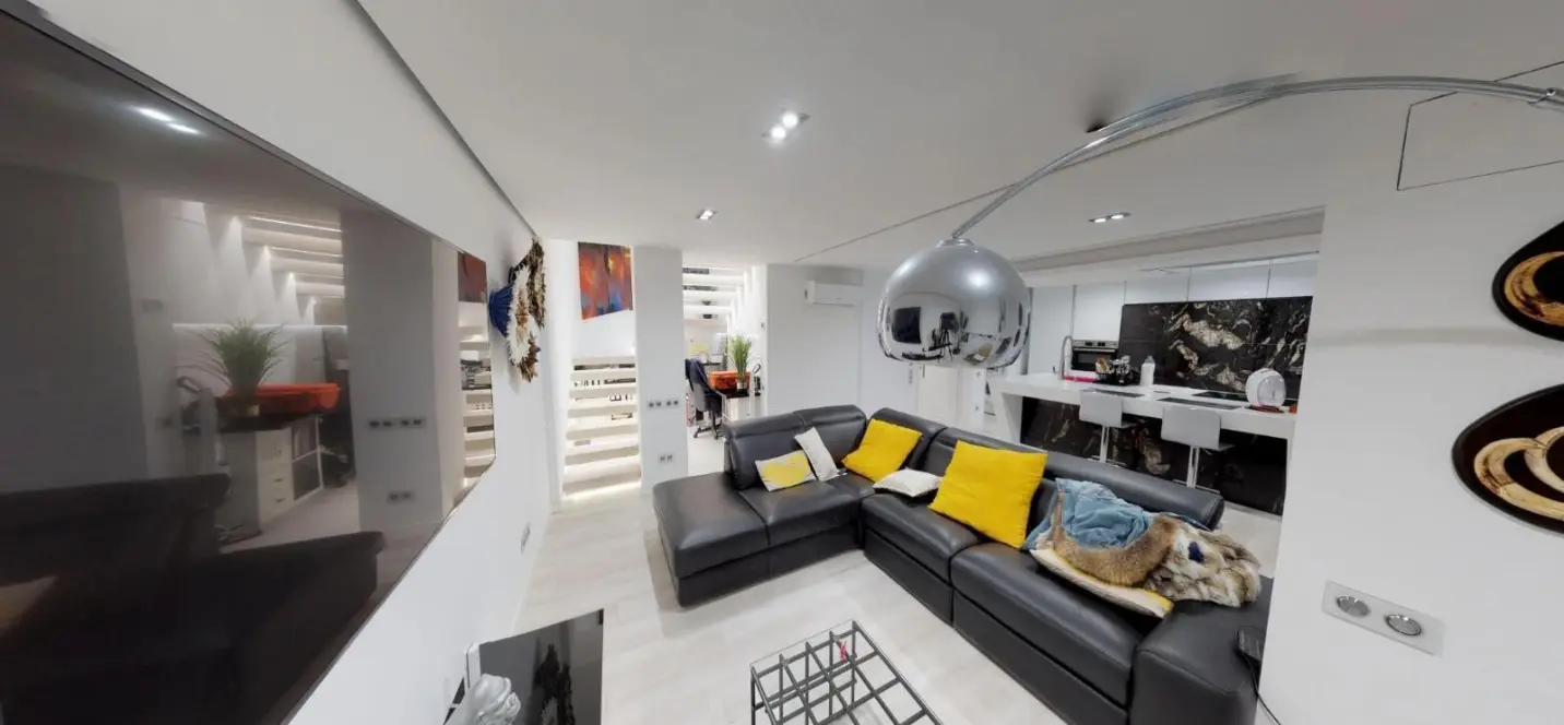Sale of penthouse in Torre del Mar 0