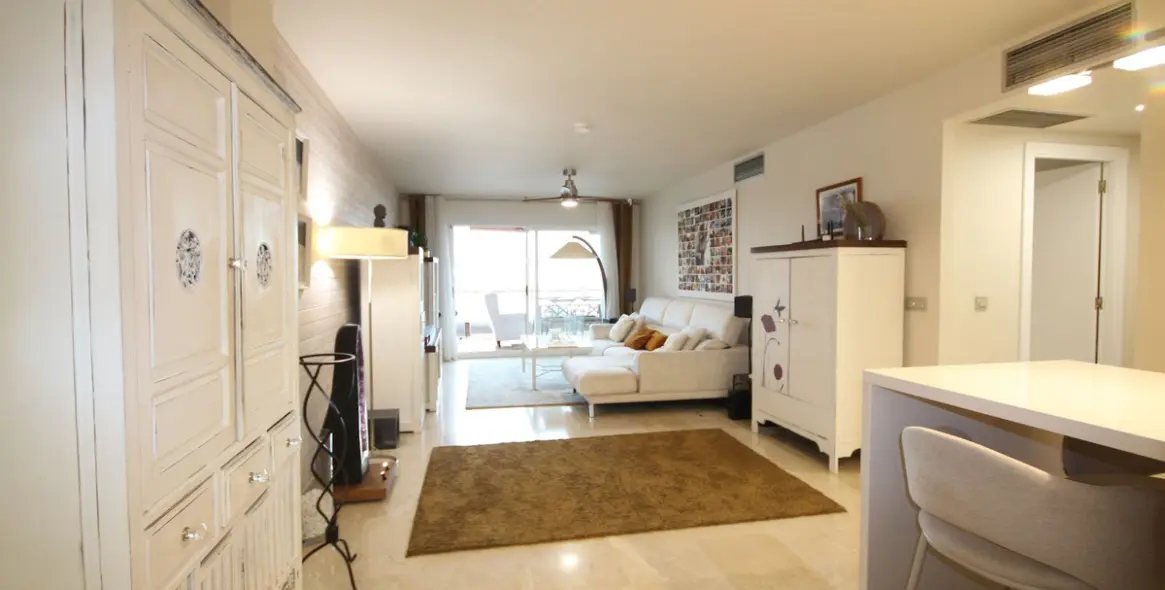 Sale of penthouse in Guadalmina Alta 12