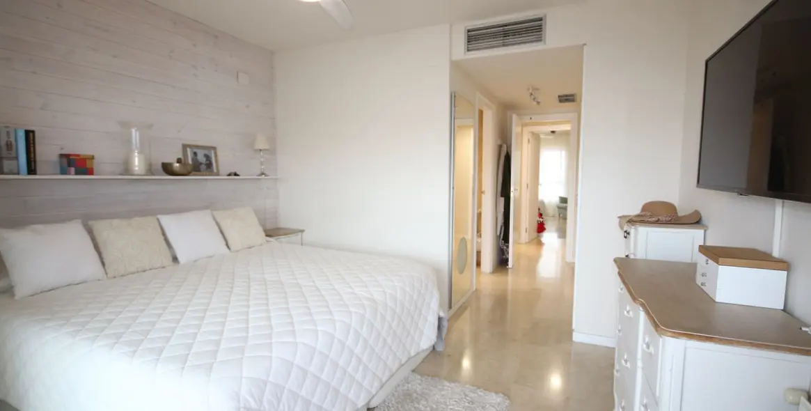 Sale of penthouse in Guadalmina Alta 16