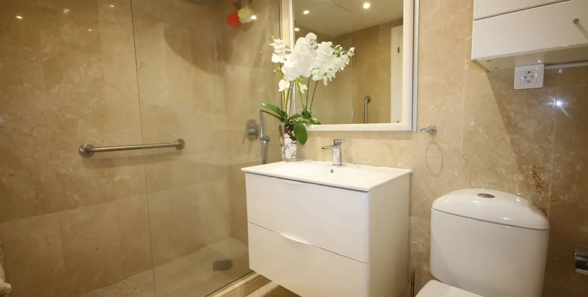 Sale of penthouse in Guadalmina Alta 19