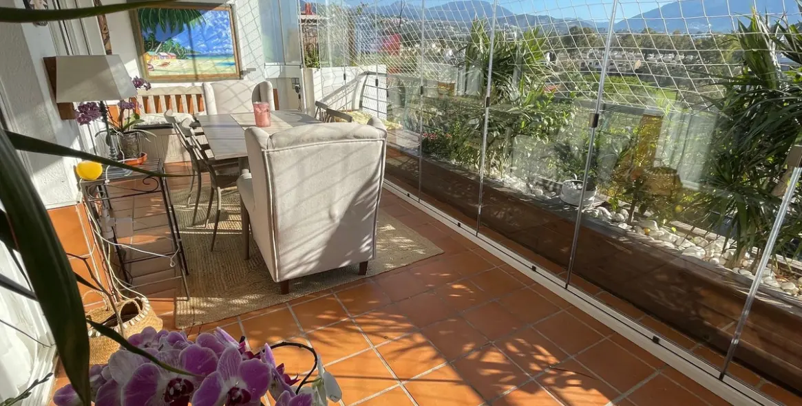 Sale of penthouse in Guadalmina Alta 22