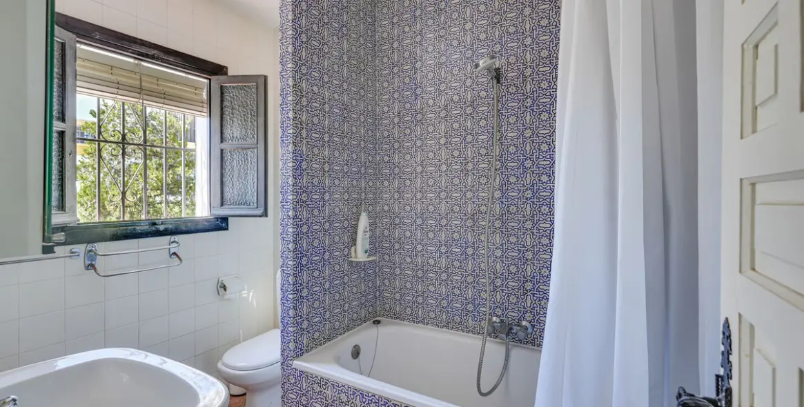 Sale of semi-detached house in La Cala del Moral 16