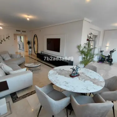 Sale of middle floor apartment in Nagüeles