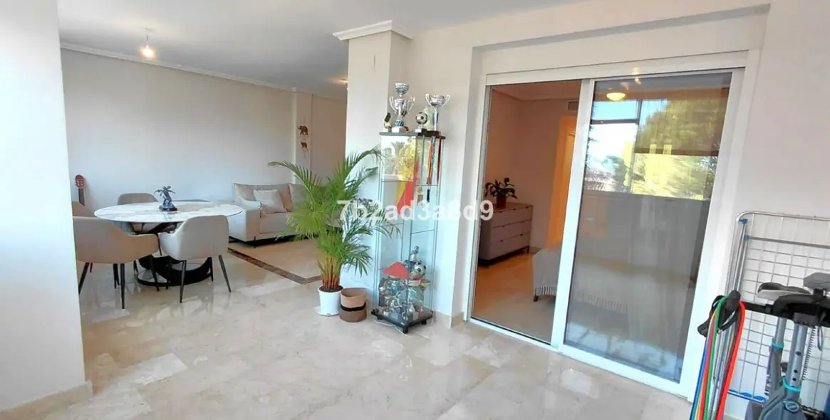 Venta de apartamento en planta media en Nagüeles 4