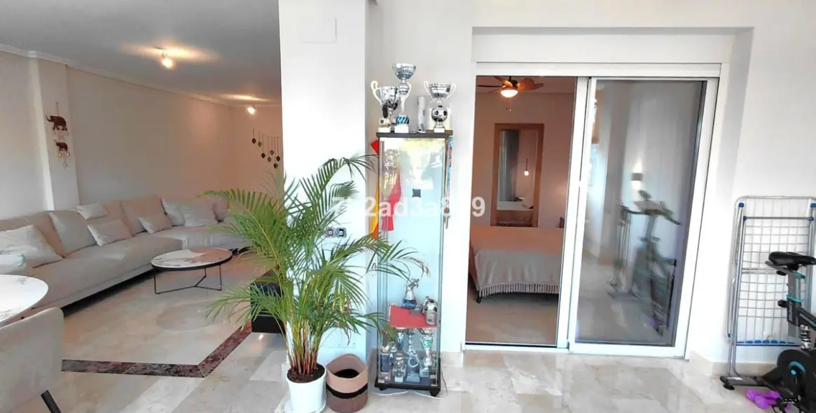 Venta de apartamento en planta media en Nagüeles 5