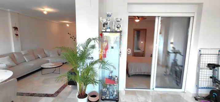 Sale of middle floor apartment in Nagüeles 4