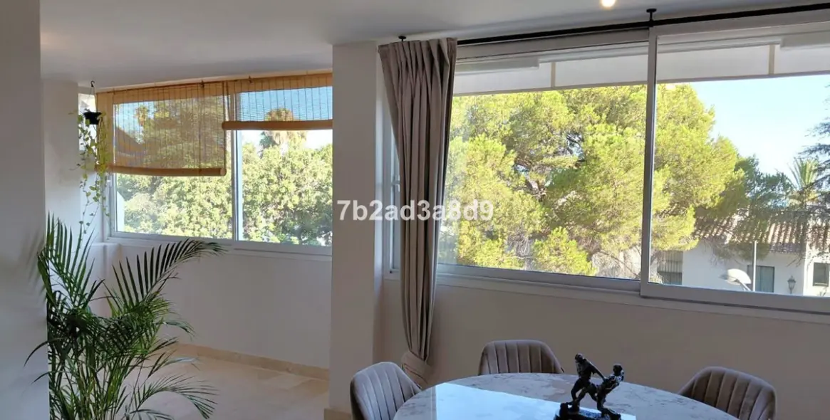 Venta de apartamento en planta media en Nagüeles 7
