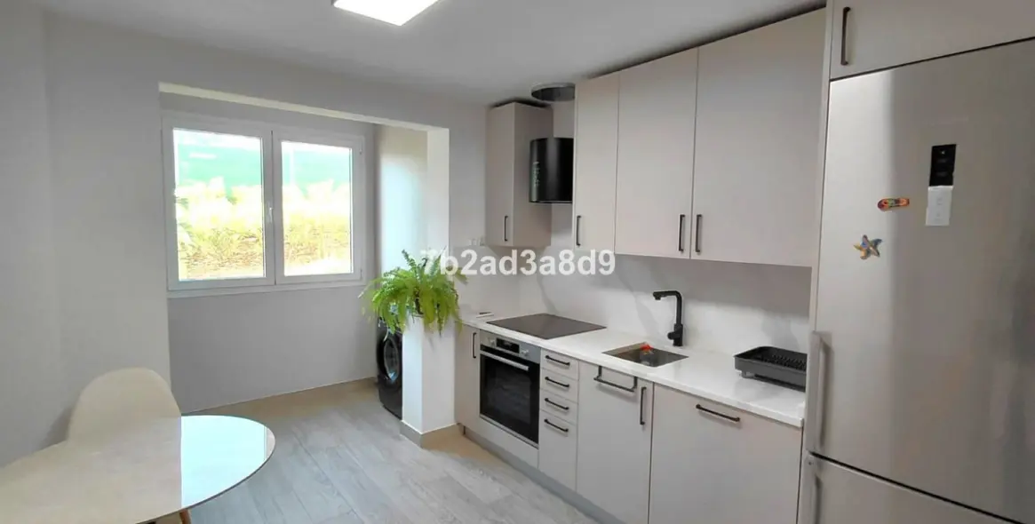 Venta de apartamento en planta media en Nagüeles 10