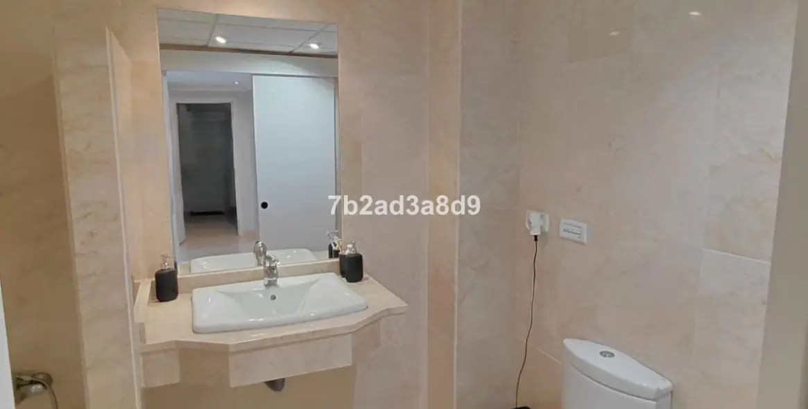 Venta de apartamento en planta media en Nagüeles 21