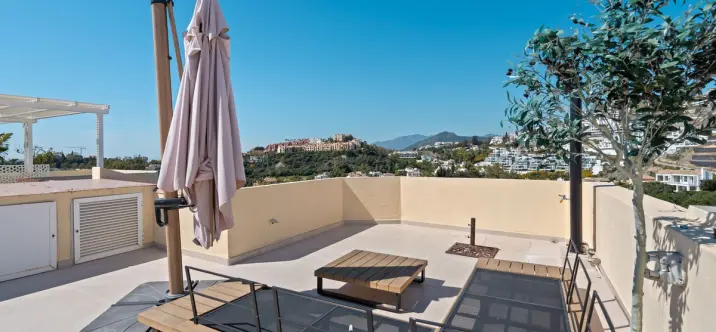 Sale of penthouse in La Quinta 1