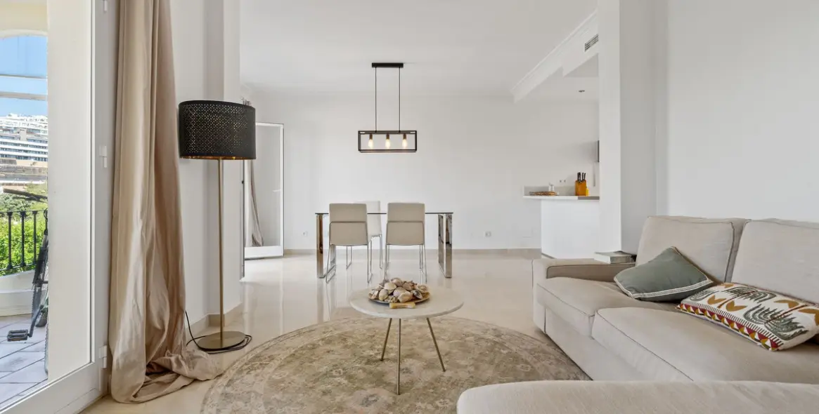 Sale of penthouse in La Quinta 5