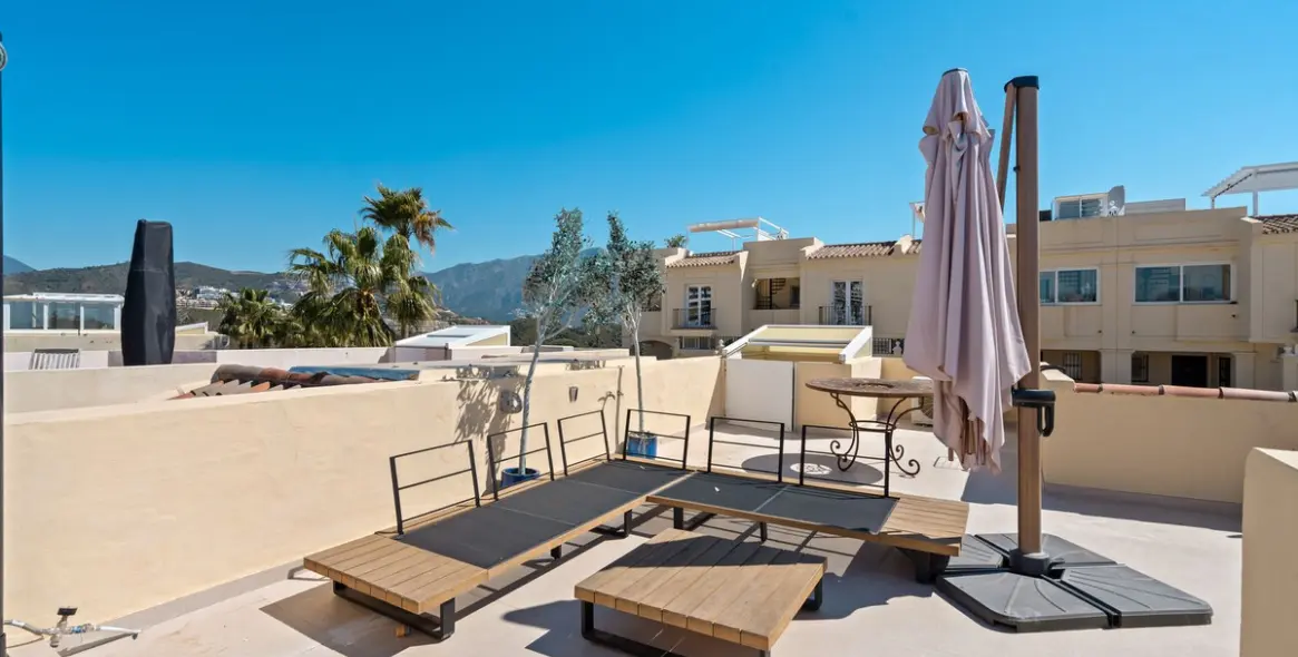 Sale of penthouse in La Quinta 18